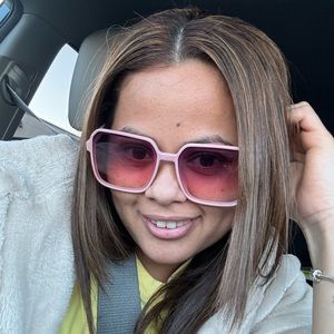 Meet your Posher, Kenia